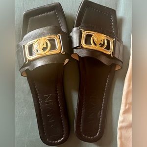 Black square toe Lanvin slides size 40 fit like a 9